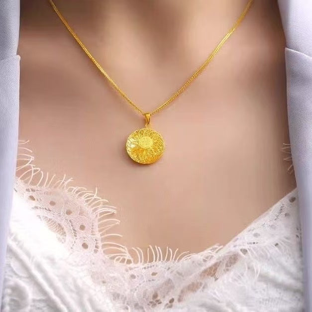 Gold Fu Character Round Pendant Necklace – Hollow Sunburst Fortune Medallion