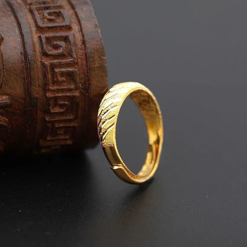 Gold Sand Ring – Diagonal Cut Pattern