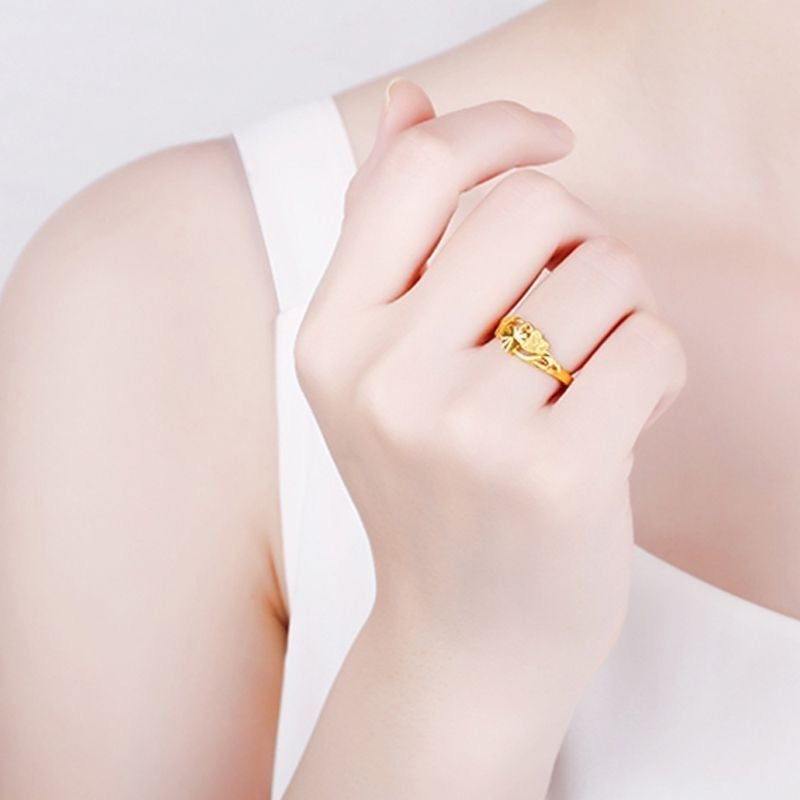 Gold Hollow Floral Sunburst Ring – Filigree Carved Band