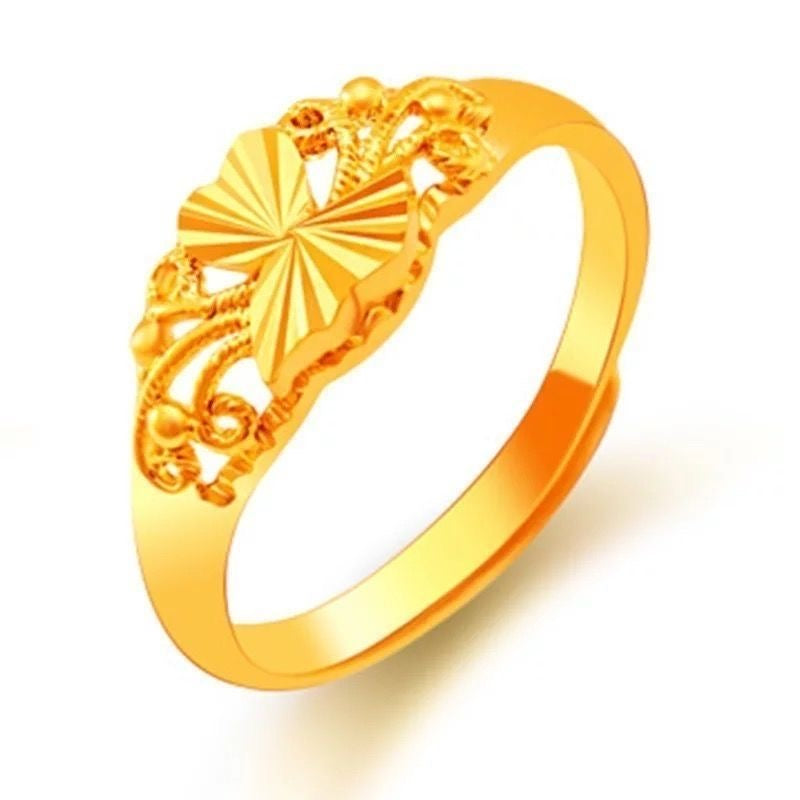 Gold Hollow Floral Sunburst Ring – Filigree Carved Band