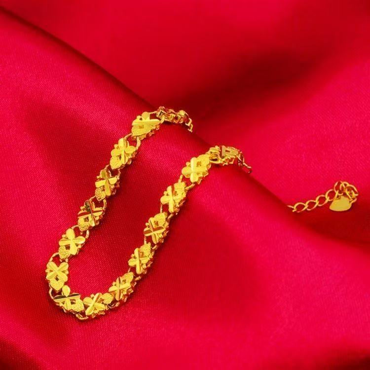Golden Four-Leaf Clover Bracelet – Sand Gold