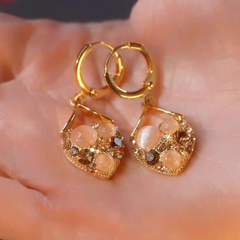 ❤️ Solid Heart Cat's Eye Sand Gold Earrings · Glowing Charm