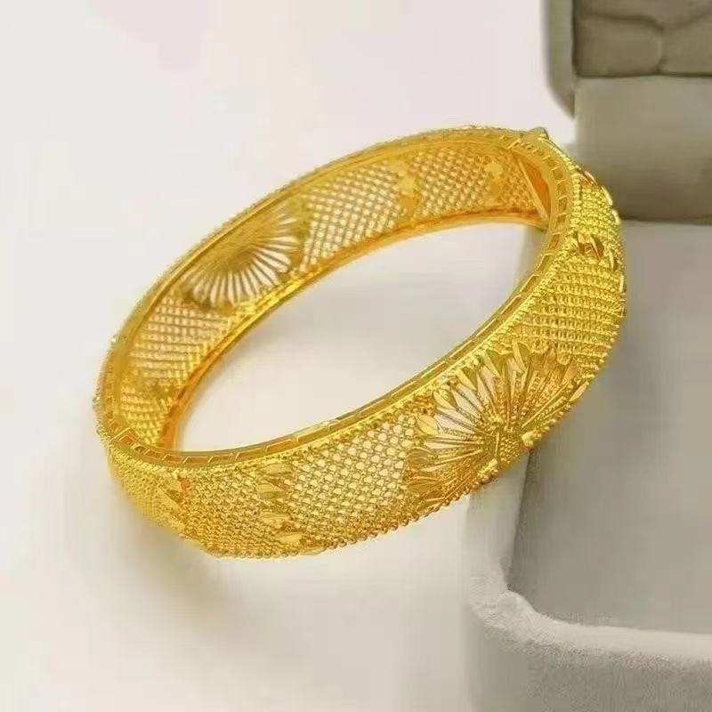 Gold Hollow Fan Filigree Bangle – Sand Gold Wide Cuff with Sunburst & Mesh Pattern